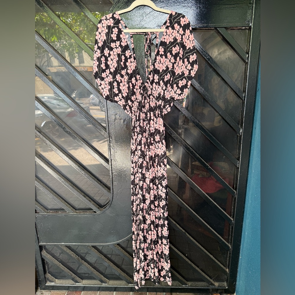 Ava Sky Fighting Eel Black and Pink Floral Maxi Dress size Small